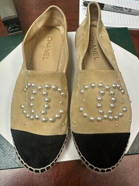 Chanel Beige Suede Pearl CC Espadrilles